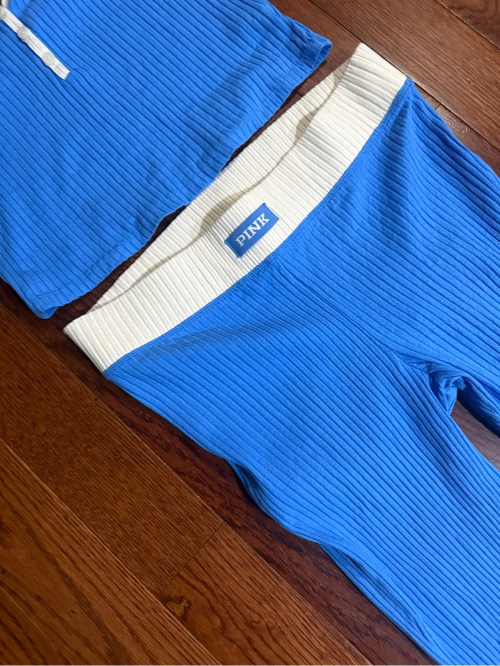 PINK Victoria's Secret Bright Blue Ribbed Flare Leggings with Cream Waistband - Picture 2 of 6